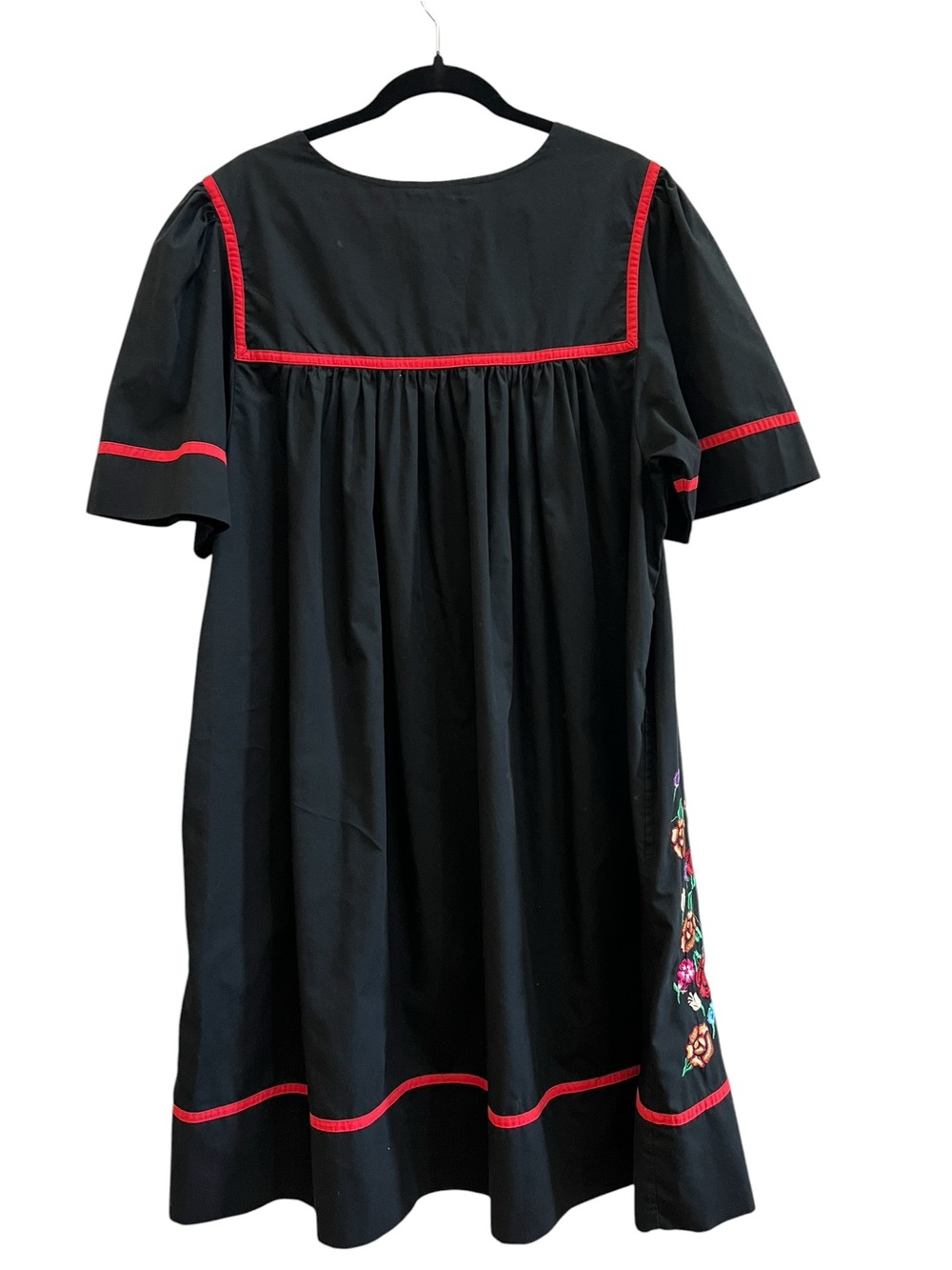 Go Softly Patio XL Kaftan Muumuu Black Floral Embroidered Lounge Dress Granny - Picture 3 of 5